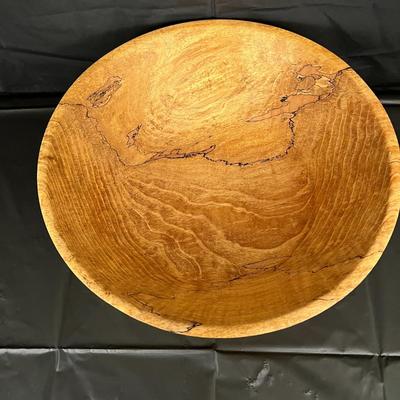 Ken Broadland Spalted Maple Cowichan Valley B.C. Bowl and Hancrafted New Zealand Sovereign Woodware Bowl