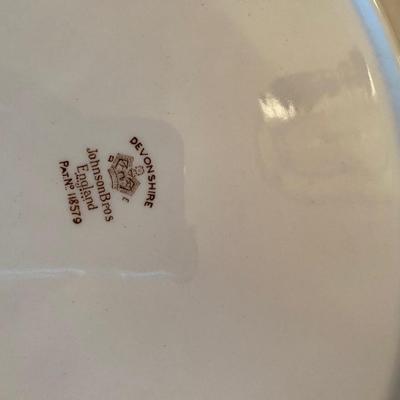 43-piece set of vintage Devonshire Johnson Brothers, England bone china