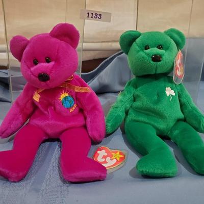 2 Beanie baby bears