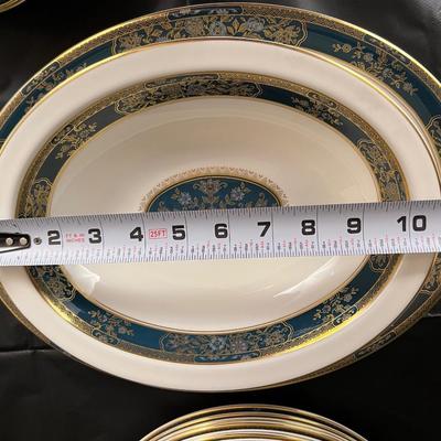 Large Lot of Royal Doulton Carlyle China Dish Set