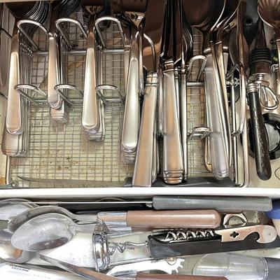LOT 139  KITCHEN FLATWARE DRAWER STAINLESS SETS & MORE
