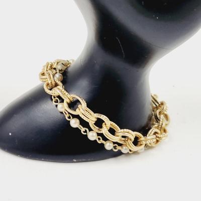 VINTAGE SARAH COVENTRY GOLD TONED CHAIN & FAUX PEARL BRACELET
