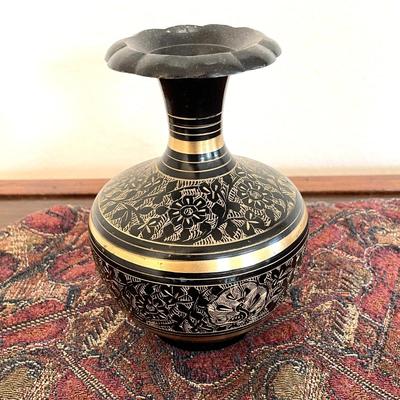 LOT 140  MIDDLE EASTER ETCHED METAL VASE BLACK & GOLD