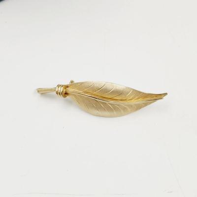 VINTAGE CORO GOLD TONED LEAF BROOCH