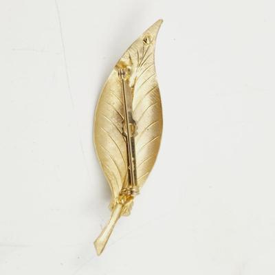 VINTAGE CORO GOLD TONED LEAF BROOCH