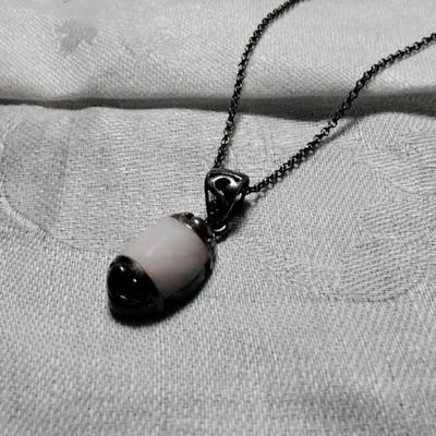 Gorgeous Vintage Mother Of Pearl 925 16" Necklace