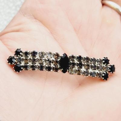 ANTIQUE BLACK RHINESTONE DECORATED PIN