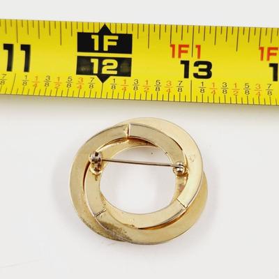 VINTAGE GOLD TONED & FAUX PEARK CIRCLE BROOCH