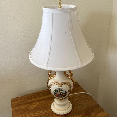 LOT 142  PAIR OF VINTAGE CERAMIC TABLE LAMPS COURTING COUPLE GOLD TRIM