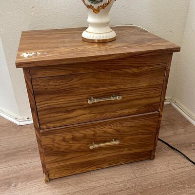 LOT 143  PAIR OF OAK WOOD GRAIN BEDSIDE CABINETS 2 DRAWERS