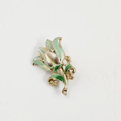VINTAGE GOLD TONED PAINTED FLOWER PIN