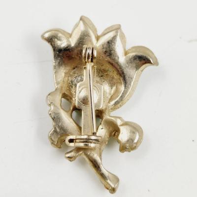 VINTAGE GOLD TONED PAINTED FLOWER PIN