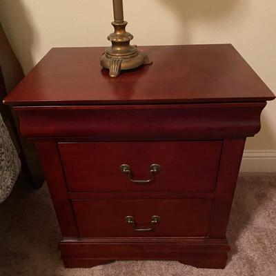 Wooden 3-drawer nightstand