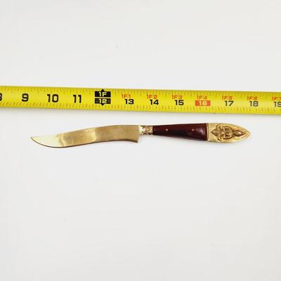 VINTAGE TEAK WOOD MADE IN THAILAND COLLECTABLE KNIFE