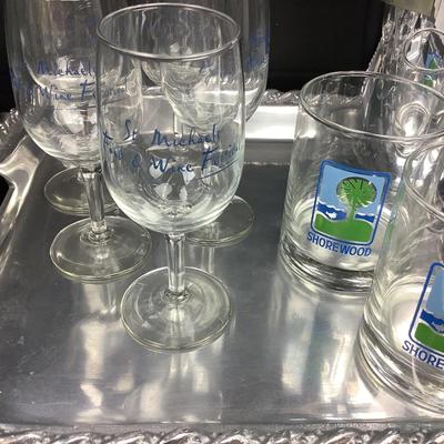 1432 Penguin Cocktail Shaker & Glasses Lot