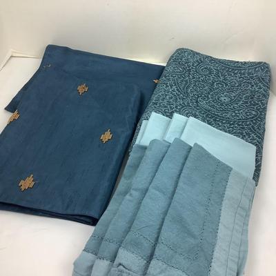 1438 Blue Table Linen Lot