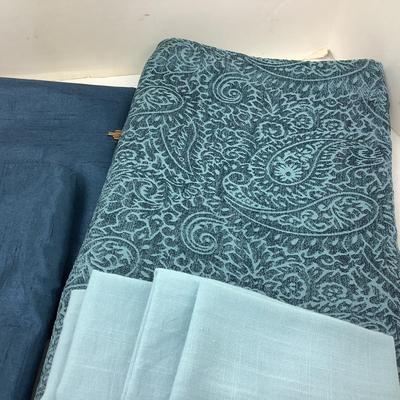 1438 Blue Table Linen Lot