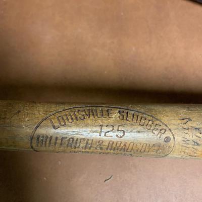 BASEBALL BAT GROUP