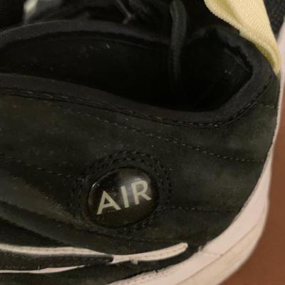 VINTAGE SNEAKERS