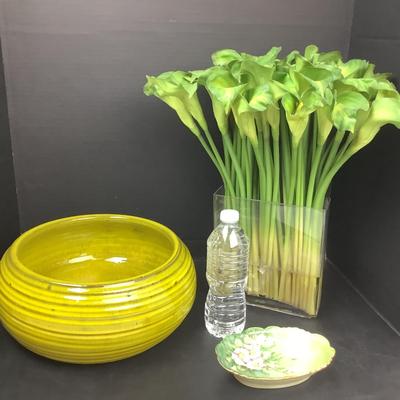 1471 Green Glazed Pot and Decor Lot