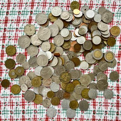 LOT 164  PILE OF FOREIGN COINS GREAT BRITAIN FRANCE AUSTRALIA HONG KONG TURKEY