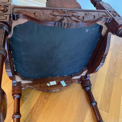 Gorgeous Victorian Carved Wood and Gold Tan Cushion Corner Chair