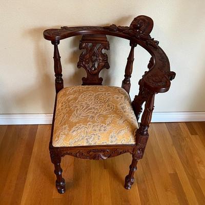 Gorgeous Victorian Carved Wood and Gold Tan Cushion Corner Chair