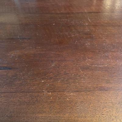 Beautiful Vintage Macyâ€™s Dining Table with Expandable Leaf