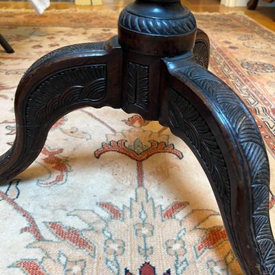 Beautiful Antique Tilt Top Round Wood Table