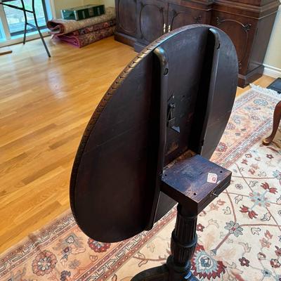 Beautiful Antique Tilt Top Round Wood Table