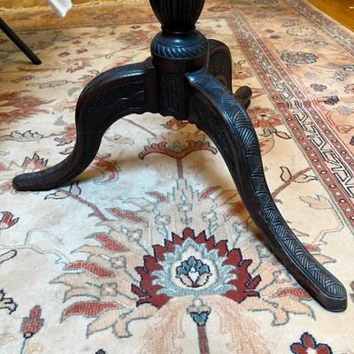 Beautiful Antique Tilt Top Round Wood Table