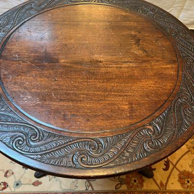 Beautiful Antique Tilt Top Round Wood Table