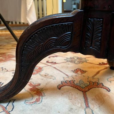 Beautiful Antique Tilt Top Round Wood Table