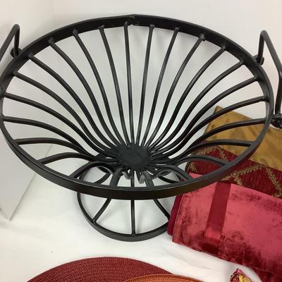 1484 Table Decor Lot