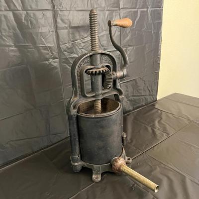 Antique Cast Iron Fruit or Lard Press Simmons Howe Co Inc St. Louis U.S.A.