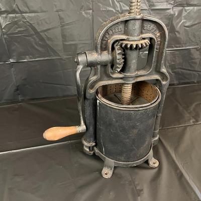 Antique Cast Iron Fruit or Lard Press Simmons Howe Co Inc St. Louis U.S.A.