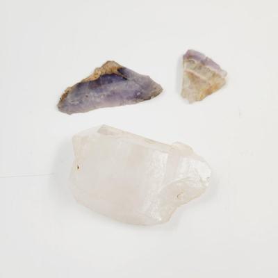 LARGE QUARTZ CRYSTAL AND 2 SLICED AMETHYST