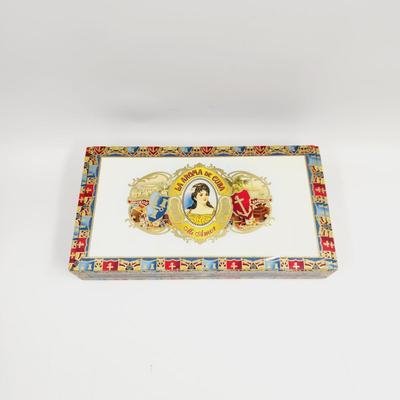 ASHTON VINTAGE CIGAR BOX FROM CUBA