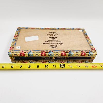 ASHTON VINTAGE CIGAR BOX FROM CUBA
