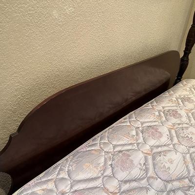 Beautiful Carved Wood King Size Poster Banister Bed and Clean Mattress Set