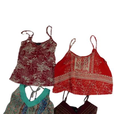 4 pcs Women's Tank Tops M