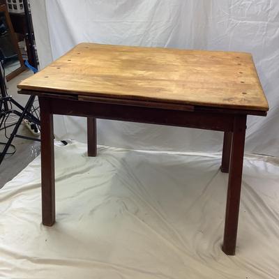 1445 Vintage Maple Kitchen Table with Pull Out Extension Leaves