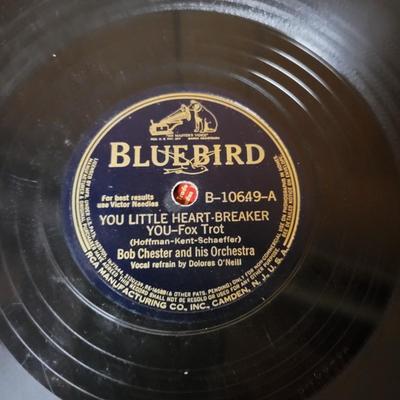 Antique RCA Victrola, Radio Cabinet, & Victrola Records (BB-DW)