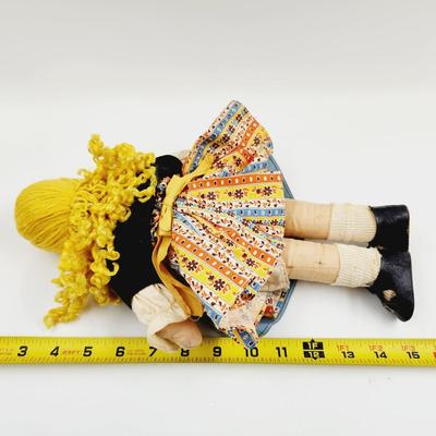 VINTAGE INTERNATIONAL COLLECTABLE DOLL