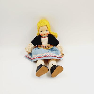VINTAGE INTERNATIONAL COLLECTABLE DOLL