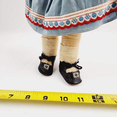 VINTAGE INTERNATIONAL COLLECTABLE DOLL
