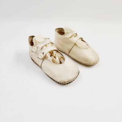 VINTAGE LEATHER CHILDRENS SHOES