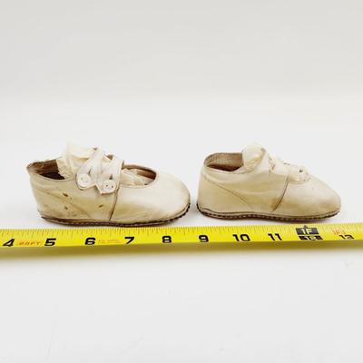 VINTAGE LEATHER CHILDRENS SHOES