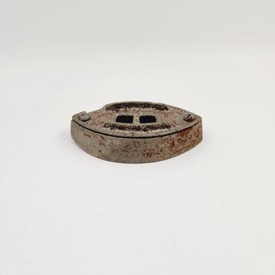 ANTIQUE IRON BOTTOM