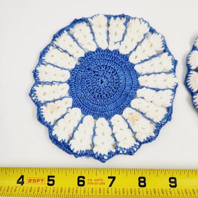VINTAGE BLUE & WHITE CROCHETED DOILIES/ POT HOLDERS